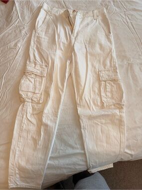 Levi's off White Women's Cargo Jeans